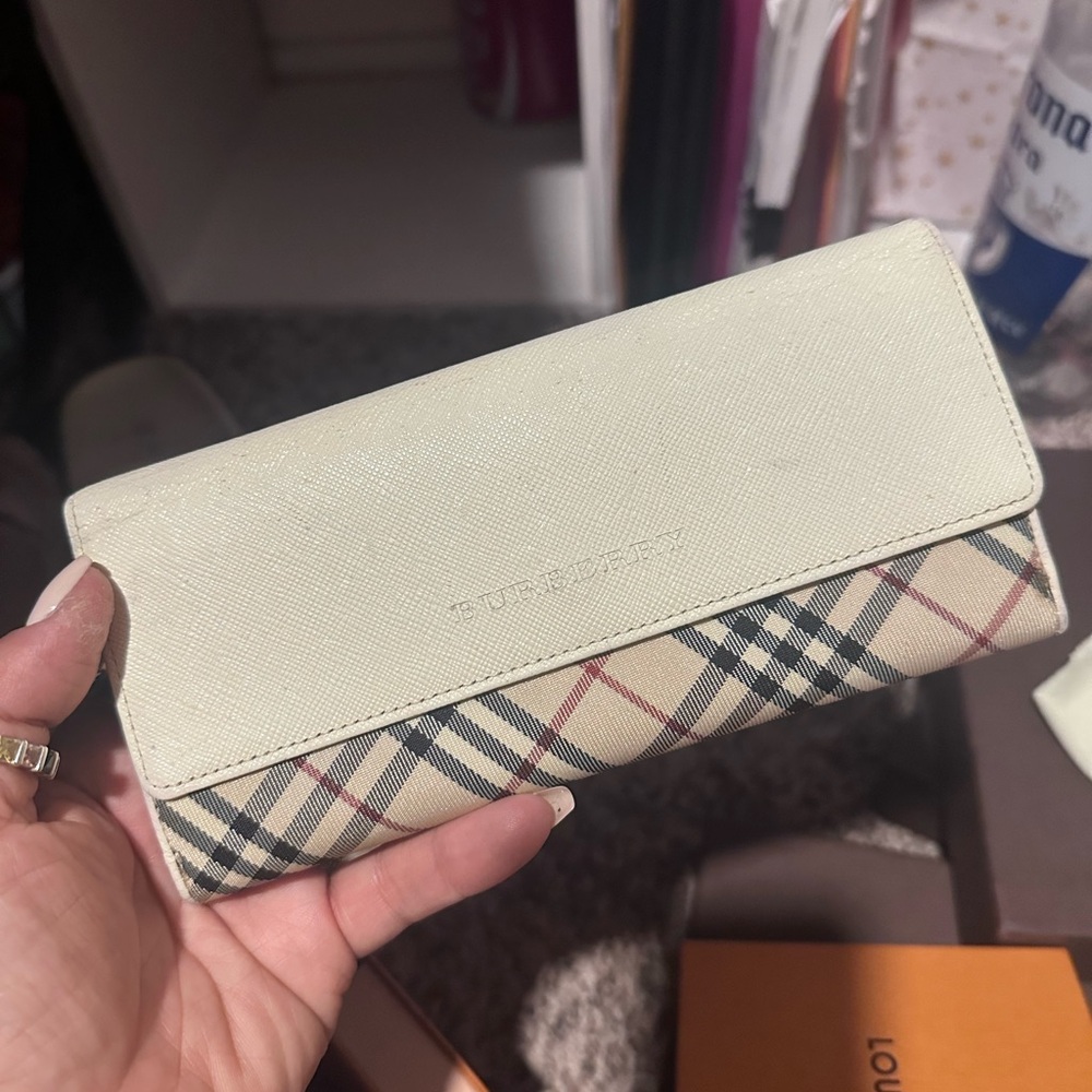 Burberry Cream and Tan Bifold Wallet